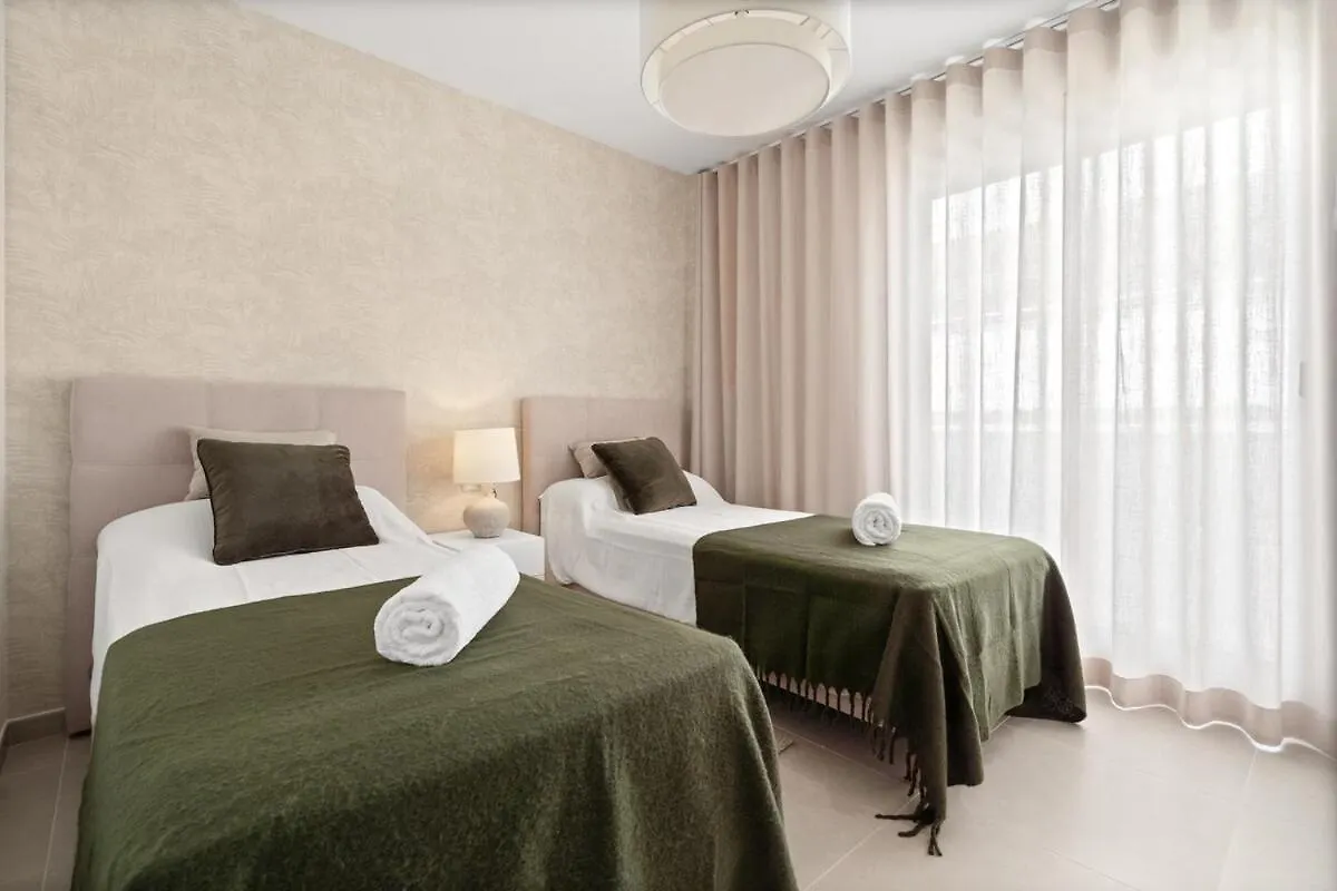 Amazing 3 Bedroom Penthouse Great Views Rdr482 Estepona 0*,  Spanien