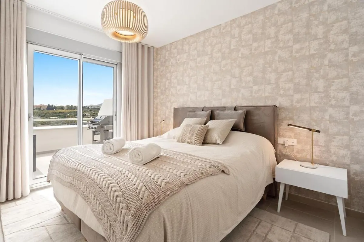 Amazing 3 Bedroom Penthouse Great Views Rdr482 Estepona